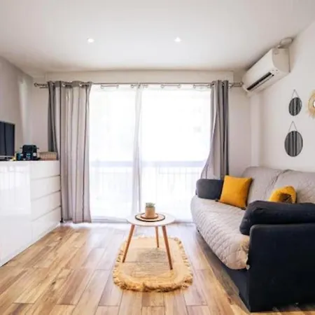 Апартаменты Cosy Center - Rue D'antibes - 200m Plage- Clim - Wifi - Unique Канны